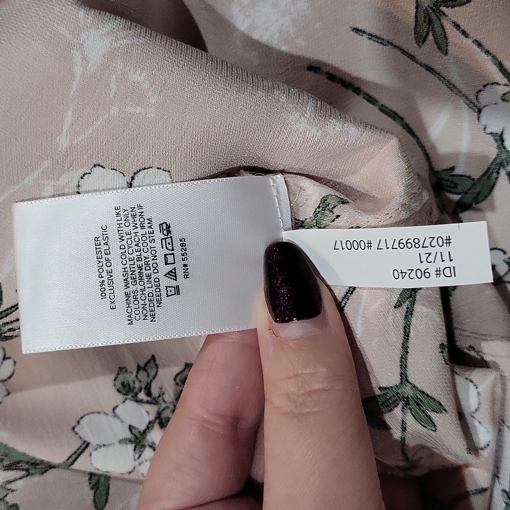 Express Dress 🤍 - Picture 15 of 15